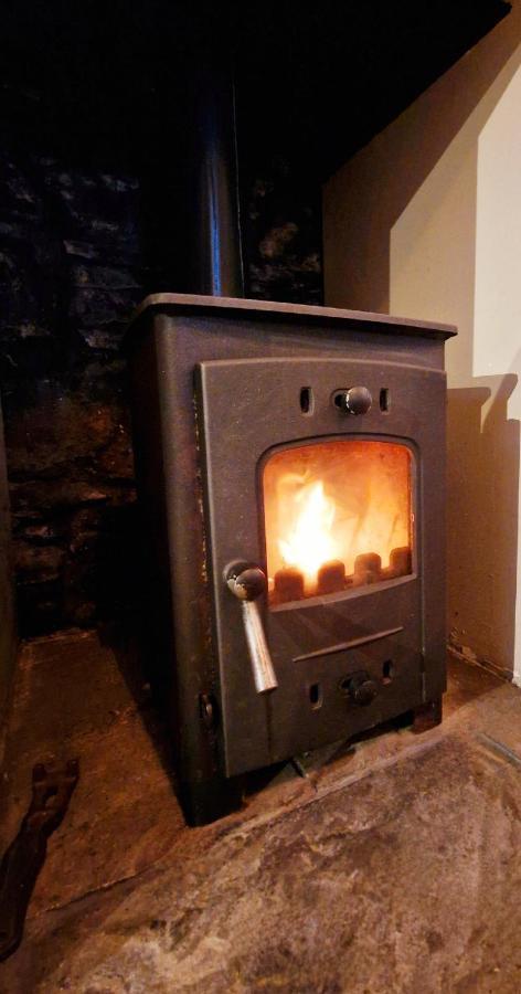 Fyne Byre - Barn Conversion With Hot Tub Cairndow