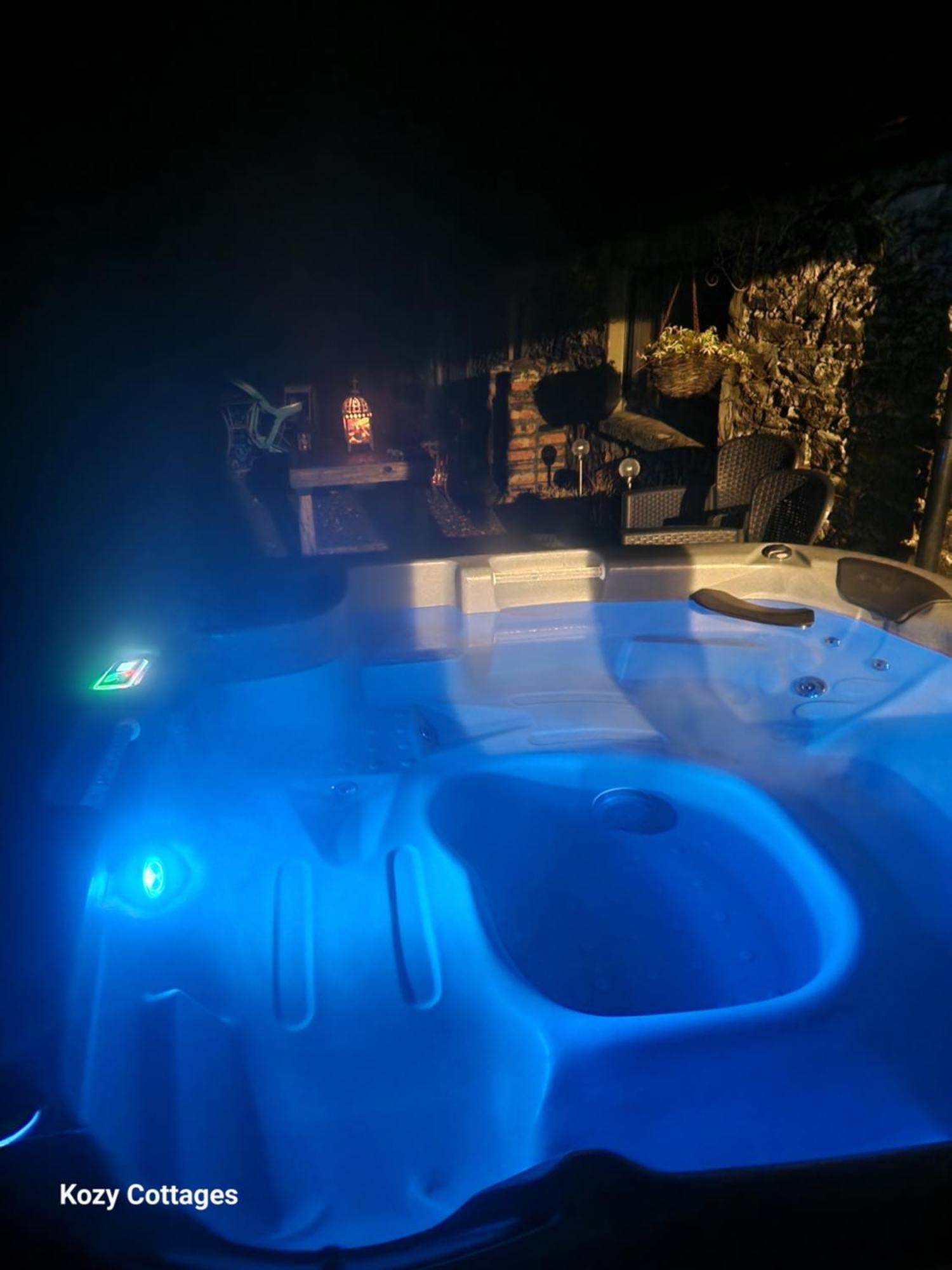 Fyne Byre - Barn Conversion With Hot Tub Landhuis