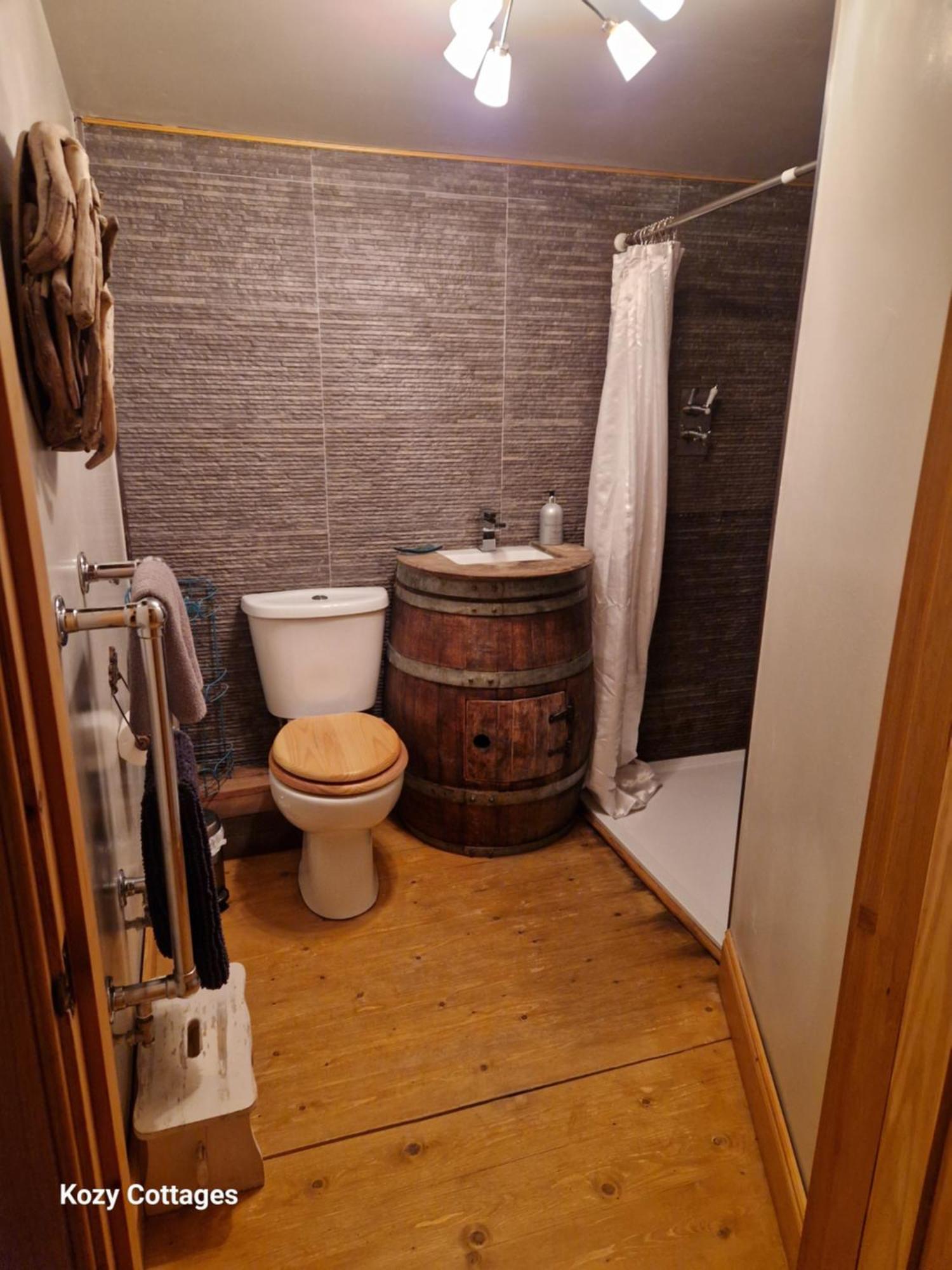 Landhuis Fyne Byre - Barn Conversion With Hot Tub